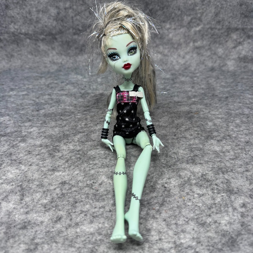 Monster‎ High Doll Sweet 1600 Frankie Stein 2009 Y2K